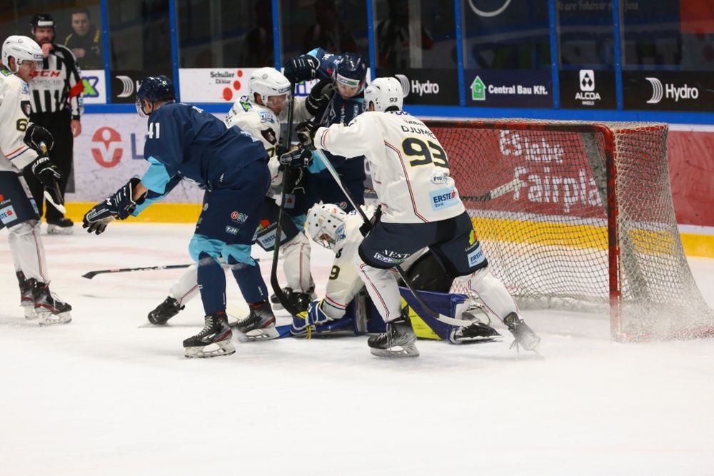 A Fehérvár Hockey Academy jégkorongozói helytálltak, de kiestek